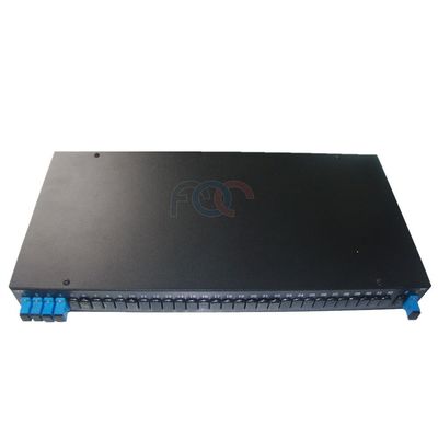 1 × 4 LSZH PVC مقسم الألياف البصرية G.657A 1260nm مع موصلات FC SC LC ST