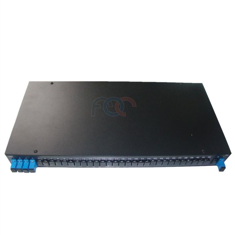 1 × 4 LSZH PVC مقسم الألياف البصرية G.657A 1260nm مع موصلات FC SC LC ST